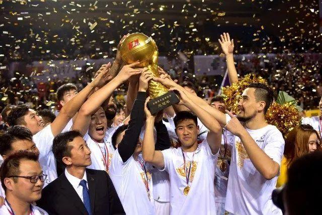阿森纳教练高度赞赏U17中国球员：他代表未来足球